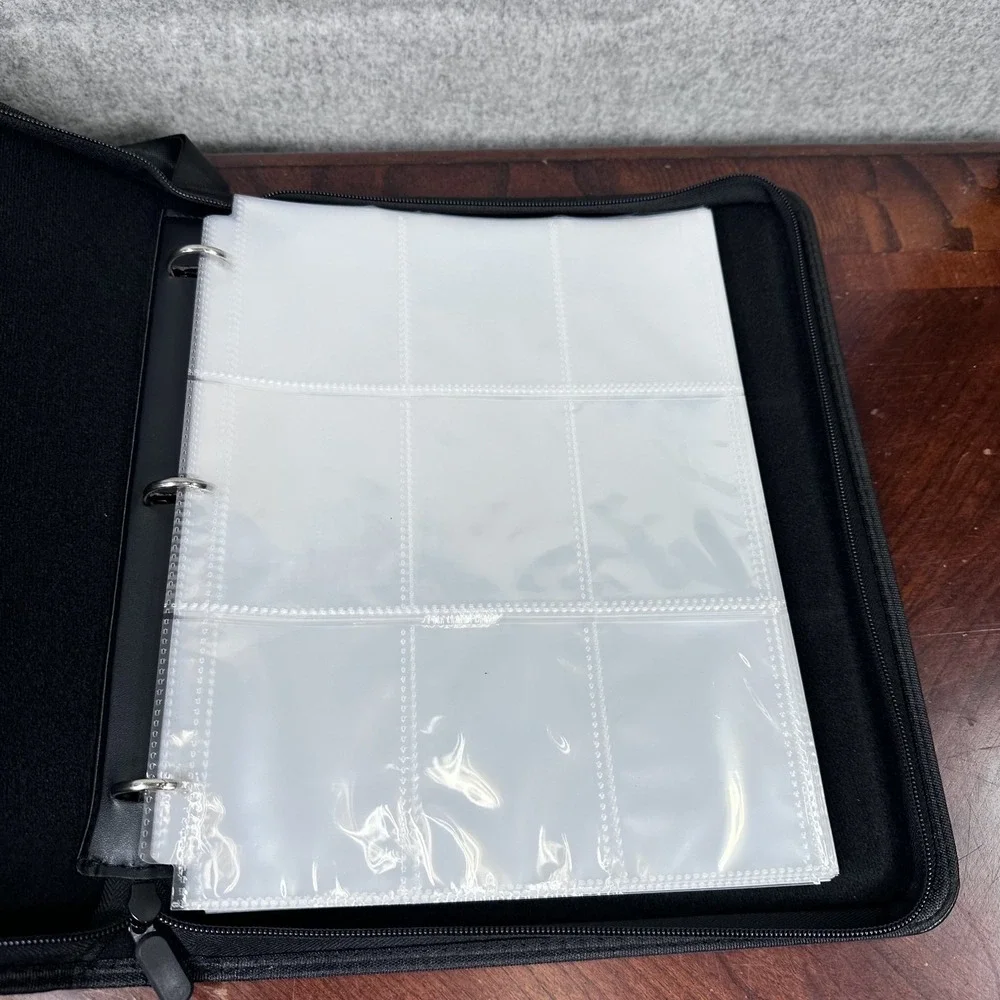NEW Collectible Card Holder Soccer‎ Theme Zip Folder